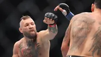 Cedera Lutut, Comeback Conor McGregor ke UFC Berujung Kalah TKO Kontra Max Holloway