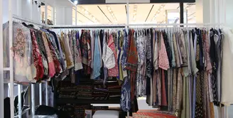 Dengan menggabungkan keindahan motif batik tradisional dengan kenyamanan bahan viscose berkualitas tinggi, Dengan sentuhan motif yang sarat makna dan material yang nyaman dikenakan sepanjang hari, MAMAUTY menjadi wujud harmonis antara warisan budaya dan gaya hidup masa kini. [Dok/fimeladotcom]