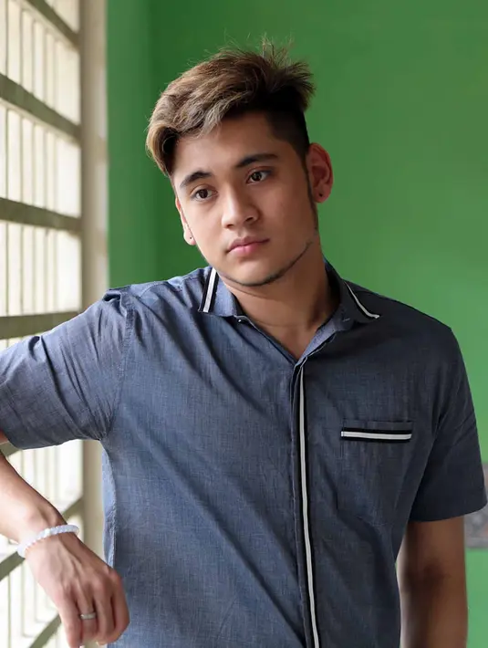 Pemeran dalam sinetron Anugerah Cinta itu sangat pede dengan dunia musik. Genre musik pop dipilih, single itu telah siap untuk diluncurkan. (Deki Prayoga/Bintang.com)