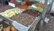 Sayuran yang dijual di Pasar Kukun, Kabupaten Tangerang, Banten, Jumat (19/4/2024).