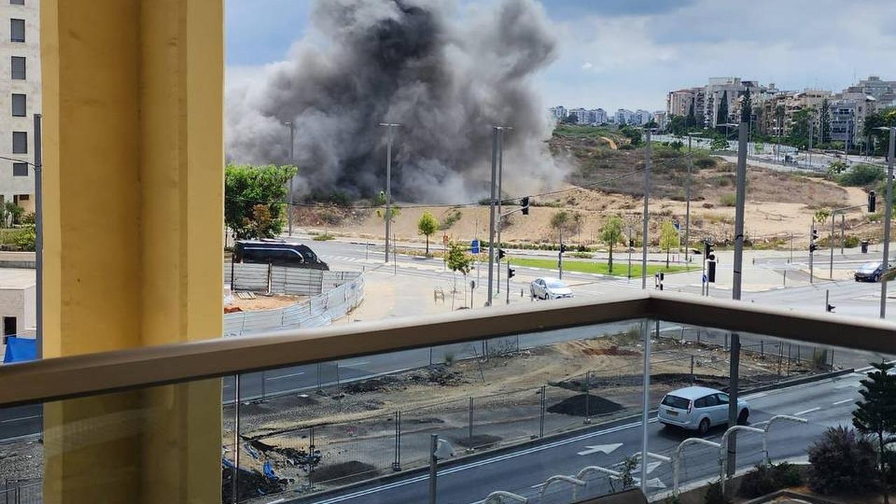 Israel Jadi Bulan-bulanan Roket Hamas & Hizbullah, ini Penampakan Bangunan-Bangunan Dihantam Ledakan