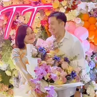 Intip tampilan Ayu Ting Ting rayakan ulang tahun ke-30 bersama keluarga hingga Jordi Onsu. (Instagram/ayfans_).