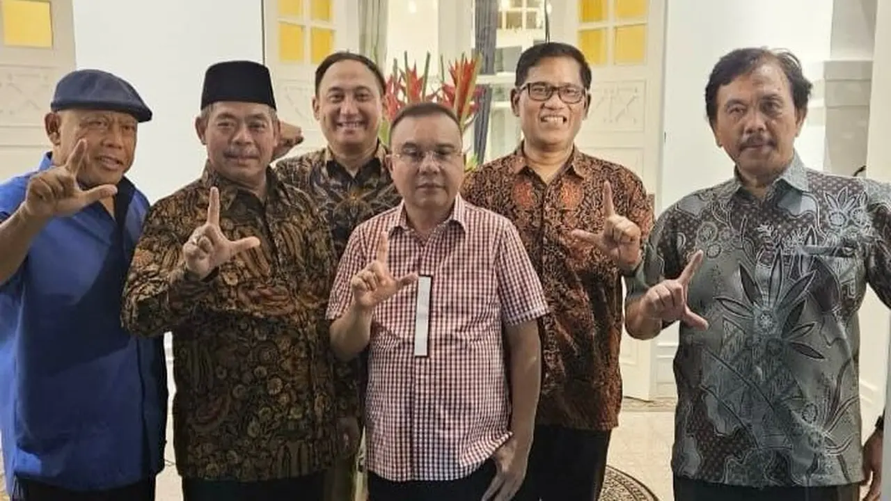 Wakil Ketua DPR RI, Sufmi Dasco Ahmad menggelar dialog yang membahas pengembangan industrialisasi dengan sejumlah tokoh yang digelar di kawasan Menteng, Jakarta.