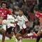 Pemain Manchester United, Joshua Zirkzee, mengontrol bola saat melawan Fulham pada laga Liga Inggris di Stadion Old Trafford, Sabtu (17/8/2024). (AP Photo/Dave Thompson)