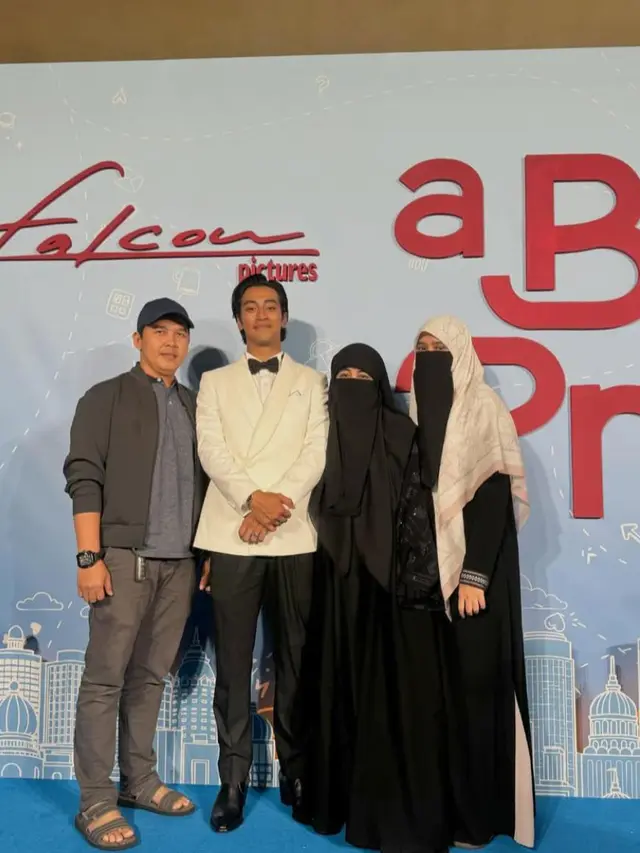 Umi Pipik Sampaikan Pesan Menyentuh  untuk Abidzar di Premiere 'A BUSINESS PROPOSAL'. (Instagram/_ummi_pipik_)