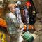 Dalam foto yang dirilis Metta Tham Rescue Kalasin ini, tim penyelamat pada Senin (25/5/2026) berupaya menjangkau tujuh orang yang terjebak di sebuah gua di Provinsi Xaisomboun, Laos. (Dok. Metta Tham Rescue Kalasin via AP)
