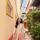 Lewat unggahan terbarunya, aktris berusia 23 tahun ini membagikan potret saat berjalan-jalan menikmati suasana kota dengan outfit bernuansa cerah yang cocok dikenakan saat cuaca tropis. [@bebytsabina].