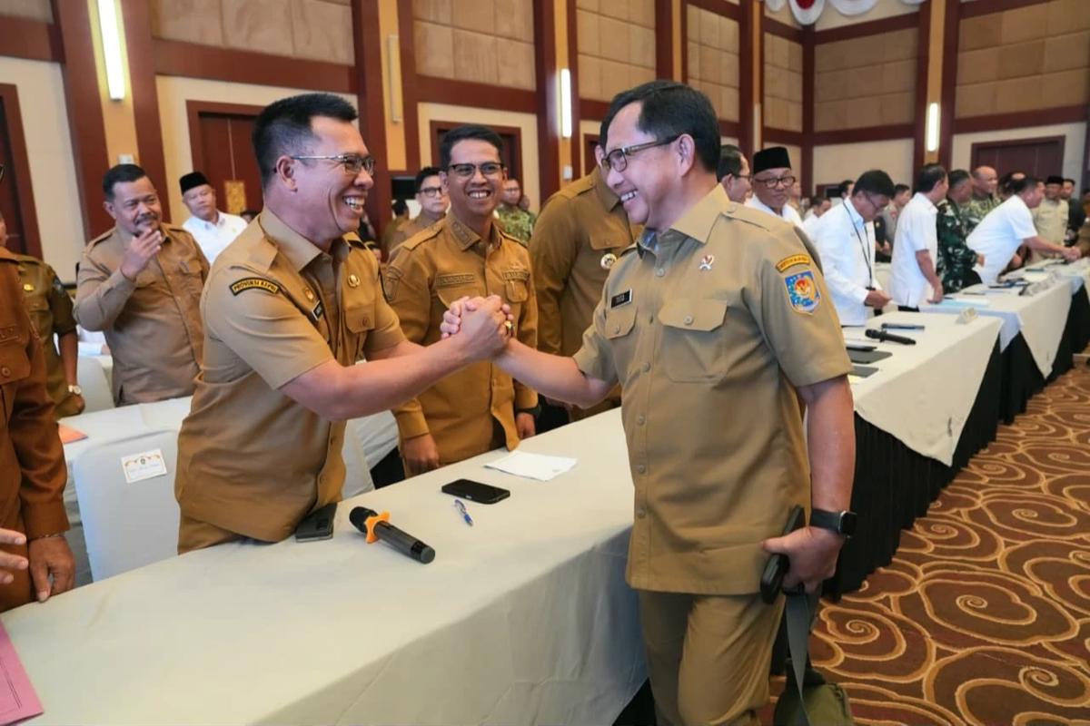 Mendagri Tito Karnavian saat Rapat Koordinasi Pengendalian Inflasi dan Kesiapan Pemda pada Perayaan Hari Raya Idulfitri