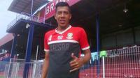 Bima Ragil, mantan pemain Persebaya akan memanaskan duel Persik Kediri versus Perssu Real Madura, Kamis (27/4/2017). (Bola.com/Robby Firly)