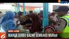 Banyak warga yang memborong karena pihak panitia tidak membatasi jumlah barang yang bisa dibeli.