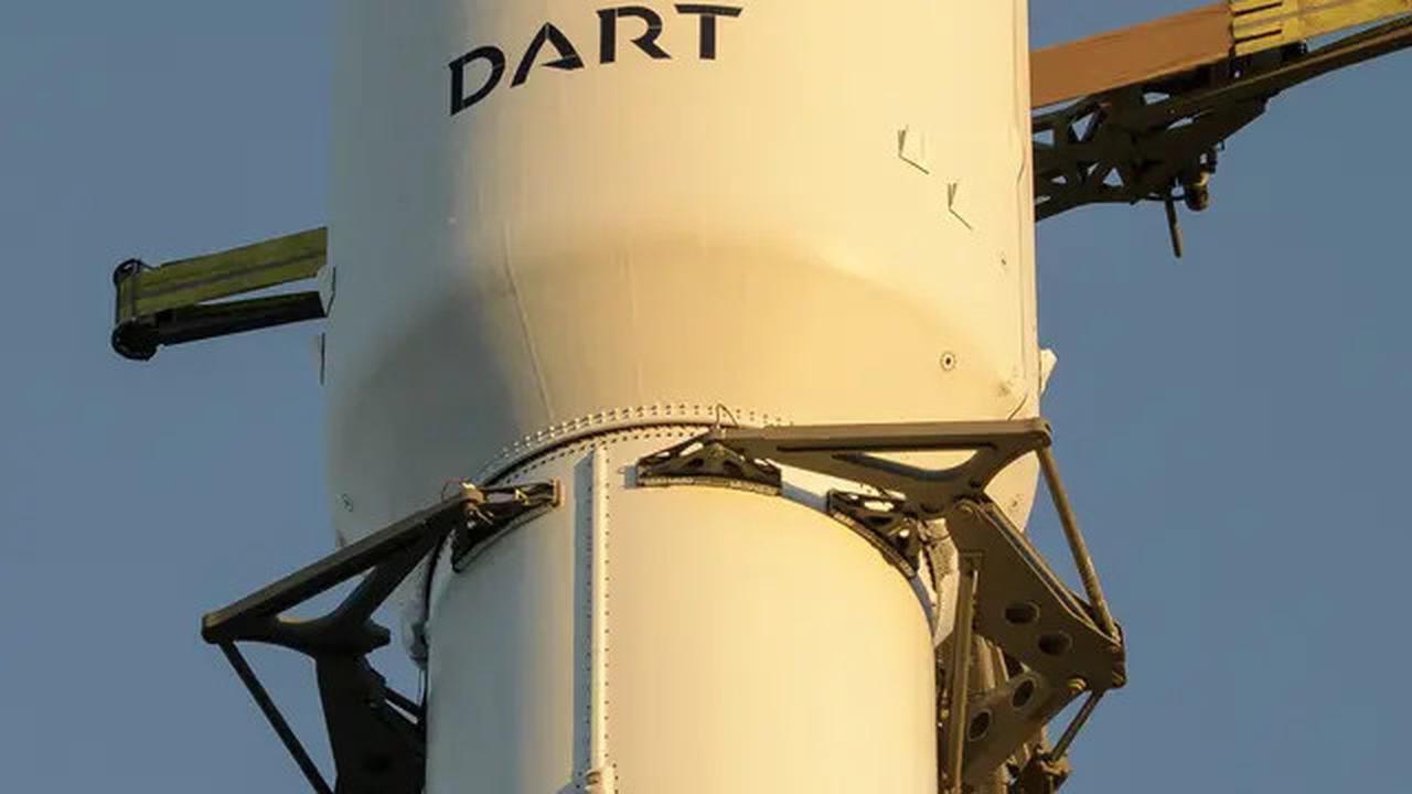 Kendaraan Antariksa Hera Diluncurkan untuk Meneliti Sisa Misi DART