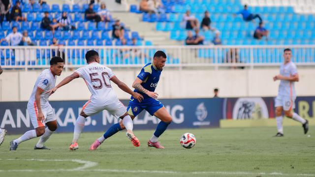 Arema FC vs Borneo FC