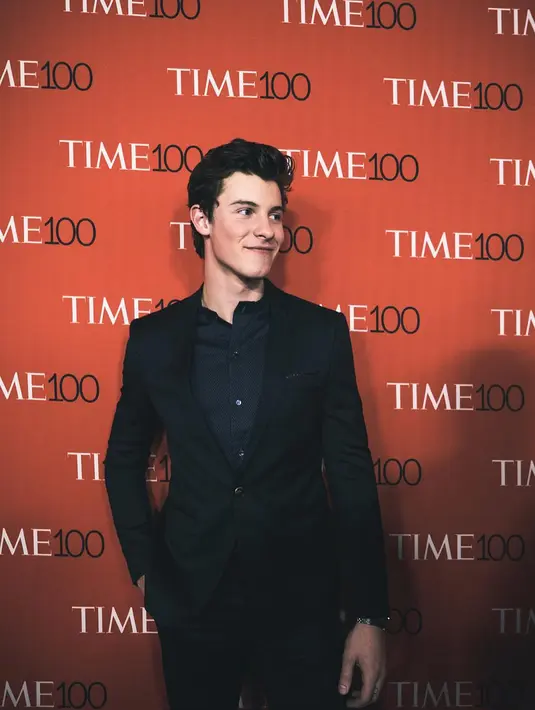 "Shawn akan menerima sindiran apapun dari Justin. Shawn pun merasa Justin lebih dari itu semua dan miliki banyak hal penting yang harus dihiraukan," ujar sumber. (instagram/shawnmendes)