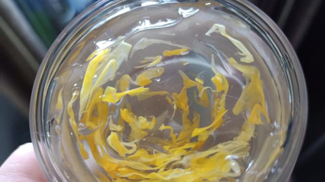 Review: Masker Calendula dan Toner untuk Kulit Berjerawat dari Rouva