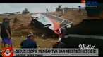 Bus Kramat Djati tujuan Jakarta-Surabaya mengalami kecelakaan di KM 718+600 Tol Sumo, Gresik, Rabu, (27/11) sekitar pukul 05.00 WIB. Kanit PJR Tol Jatim III AKP Lamuji mengatakan kecelakaan diduga karena sopir mengantuk, sedangkan bus tengah melaju k...