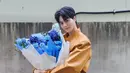 <p>"Aku berharap dapat bertemu kalian secara langsung lagi dengan hati yang bersyukur dan sehat. Ketika saatnya tiba, aku berharap dapat melihat kalian lebih bahagia dari sekarang," tutup Song Kang. (Foto: Instagram/ songkang_b)</p>