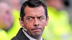 Ekspresi manajer Hull City, Phil Brown sebelum kick-off laga lanjutan EPL antara Hull versus Stoke City di KC Stadium, Kingston upon Hull, 8 November 2009. AFP PHOTO/PAUL ELLIS 