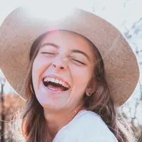 ilustrasi perempuan/Photo by Austin Wade on Unsplash