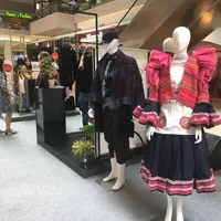 Siswa LaSalle College Jakarta menggelar Creative Week 2017 yang menghadirkan sejumlah koleksi terbaik yang dijual dengan harga terjangkau.