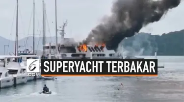 Api membakar sebuah kapal mewah superyacht yang sedang bersandar di pelabuhan Phuket Thailand. Tidak ada korban terluka dalam kebakaran ini.