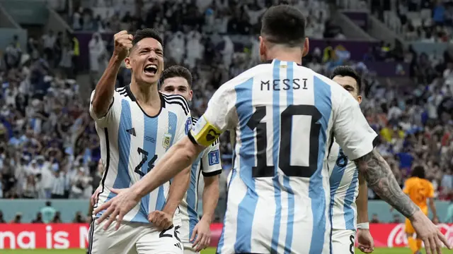Foto: Ragam Selebrasi Lionel Messi saat Tendang Belanda dari Piala Dunia 2022, dari Sindir van Gaal hingga Peluk Emiliano Martinez