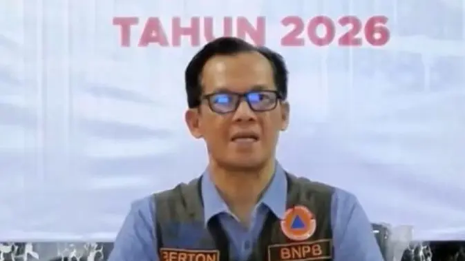 Anak Krakatau Erupsi, BNPB Minta Warga Banten-Lampung Tak Panik Isu Tsunami