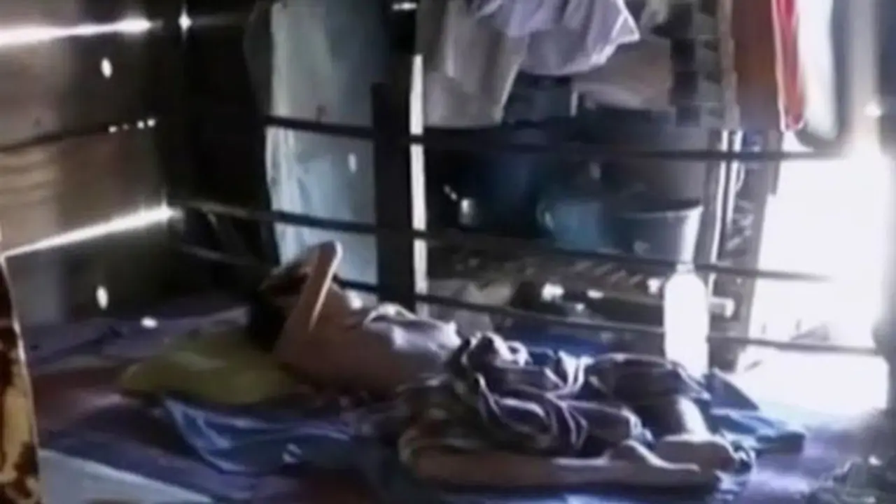 Kakak Beradik Penderita Lumpuh Layu di Padang Butuh Uluran Tangan