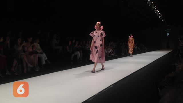 Jii by Gloria Agatha