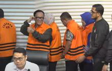 VIDEO: Resmi Tersangka, Momen Wamen Noel Dipamerkan KPK! Senyum Kepalkan Tangan Angkat Jempol Tak Menyesal