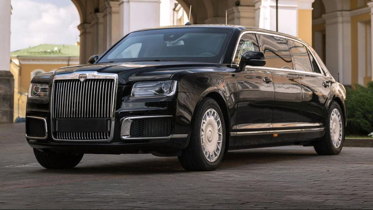Presiden Rusia Vladimir Putin memberikan hadiah spesial untuk sahabatnya yang juga Pemimpin Korea Utara, Kim Jong-un. Hadiah spesial tersebut adalah sebuah mobil limusin mewah nan canggih, Aurus Senat buatan Rusia. Foto: Aurusmotors.com&nbsp;
