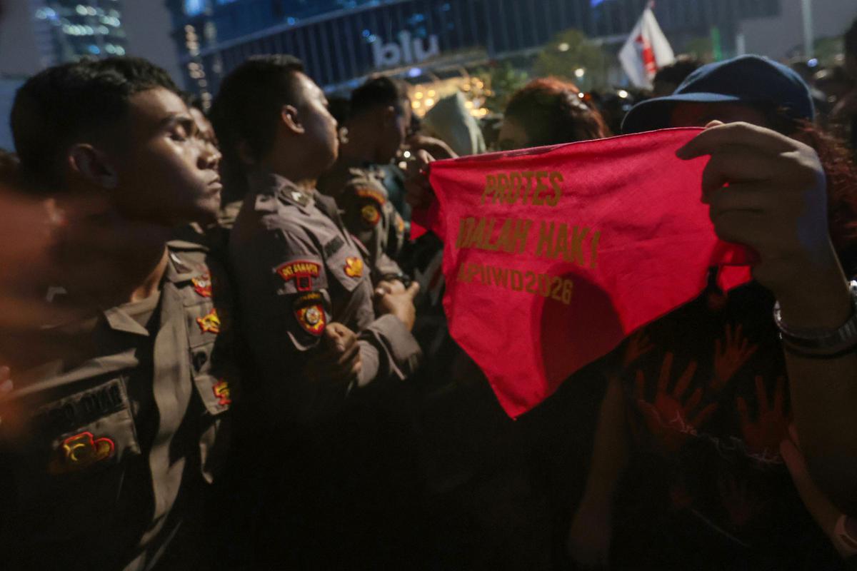 Kericuhan Pecah Saat Demo Sumpah Pemuda di Jalan Sudirman