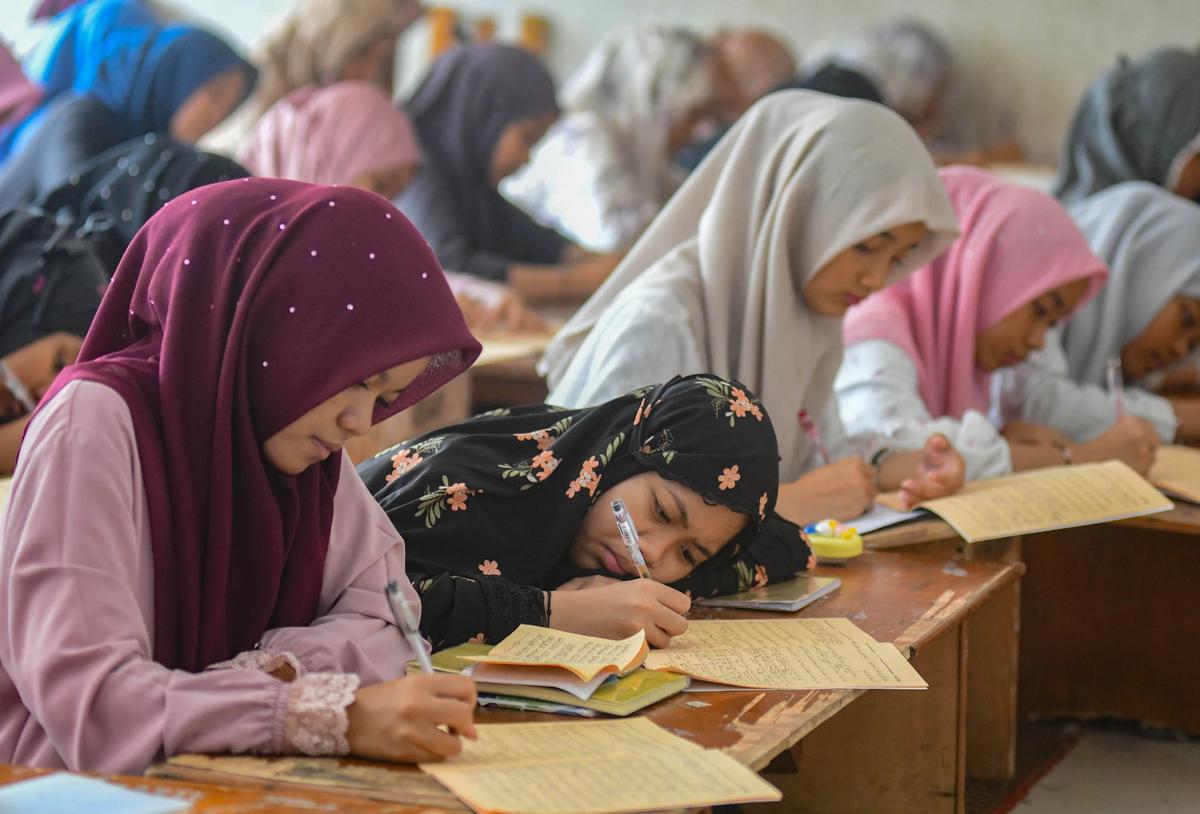 FOTO: Ramadan Menghidupkan Tradisi Kajian Kitab Kuning di Pesantren