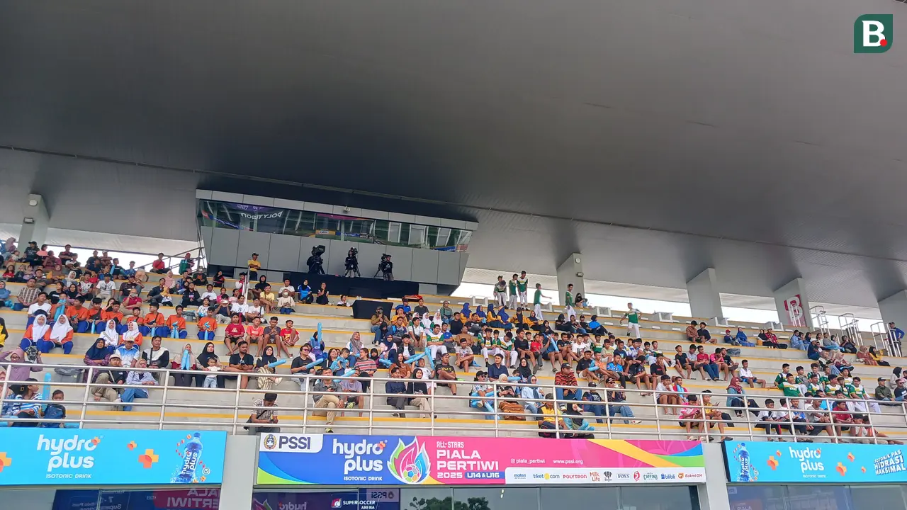 Tribune barat Supersoccer Arena, Kudus