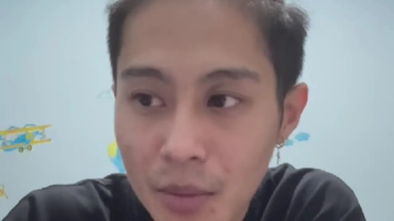 Gaya Rambut DJ Panda dengan Potongan Man Bun Undercut (Foto: Instagram @djpanda_official)