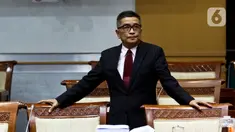 Mantan Direktur Utama TVRI Helmy Yahya saat Rapat Dengar Pendapat Umum dengan Komisi I DPR di Kompleks Parlemen, Jakarta, Selasa (28/1/2020). Setelah memanggil Dewan Pengawas dan Direksi TVRI, Komisi I DPR mendengarkan penjelasan Helmi Yahya terkait pemecatan dirinya. (Liputan6.com/Johan Tallo)