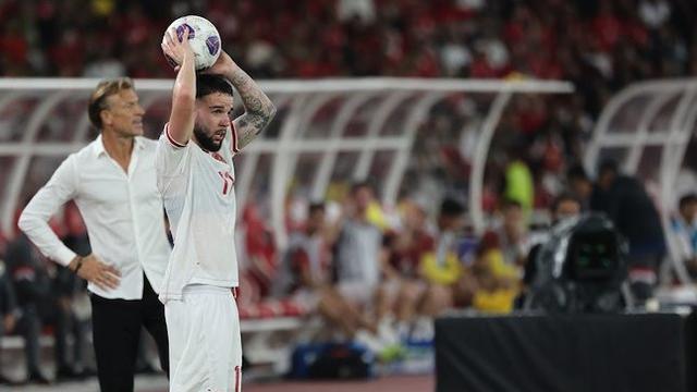 Aksi Calvin Verdonk pada laga Timnas Indonesia vs Arab Saudi di Kualifikasi Piala Dunia 2026 zona Asia (c) Abdul Aziz