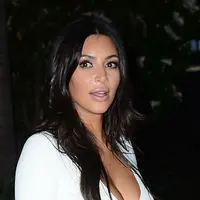 Usia putri Kim Kardashian, North West, baru satu tahun. Bagaimana jadinya jika dia mulai pakai lensa kontak? (nydailynews.com)