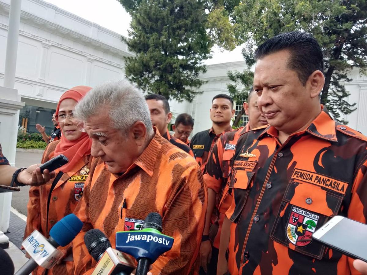 Ketua Umum PP Japto Soerjosoemarno di Kompleks Istana Kepresidenan Jakarta.