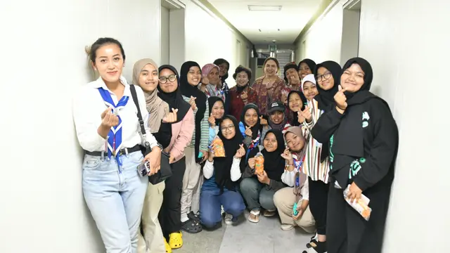 KBRI Seoul mengunjungi kontingen Indonesia untuk Jambore Pramuka Dunia ke-25 di lokasi penampungan Asrama Universitas Wonkwang jelang Topan Khanun. (Dok KBRI Seoul)