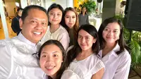 Bambang Soesatyo bersama kelima putrinya yang jarang terekspose (Dok.Instagram/@bambang.soesatyo/https://www.instagram.com/p/B5WUrNZHlqF/Komarudin)