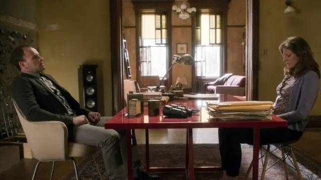 Adegan serial TV Elementary (Foto: CBS via imdb.com)