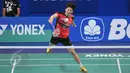 Ganda Putra, Lee Yong Dae/Yoo Yeon (Korea) mengembalikan kok ke arah Markis Kido/Agripinna di BCA Indonesia Open Superseries Premier 2015, Jakarta, Rabu (3/6/2015). Yong Dae/Yeon Seong menang 14-21, 21-13, 21-14. (Liputan6.com/Herman Zakharia)