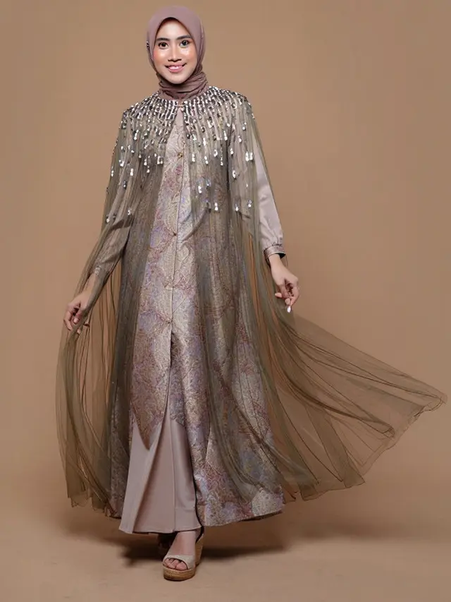 Model Long Dress Brokat Kombinasi Payet Terbaru/Ilustrasi oleh AI
