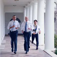 Nggak banyak yang tahu kalau Barack Obama punya best friend forever alias sohib karib. Ini buktinya! (Via: boredpanda.com)