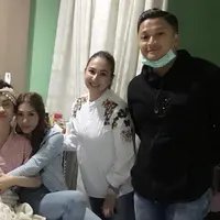 Demi terus memberikan dukungan pada Julia Perez yang sedang berjuang melawan kanker serviks stadium empat, para selebriti secara bergantian menjenguk Jupe di rumah sakit. (Instagram/tatajaneetaofficial)