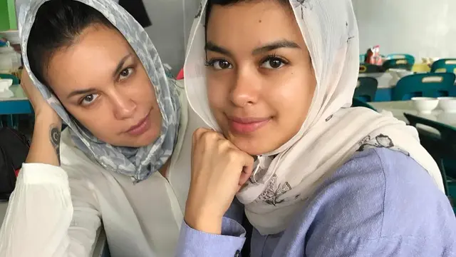 6 Potret Cantik Sophia Latjuba saat Pakai Hijab Ini Bikin Pangling
