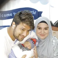 Irish Bella dan Ammar Zoni. (Foto: Arie Asanandaputra, Oxygen Entertainment)