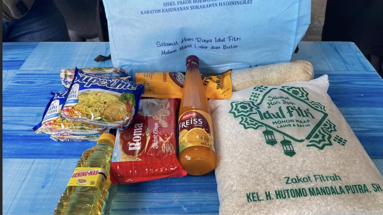 PB XIV Purbaya Berbagi Zakat Fitrah, Ada Beras Bertuliskan Hutomo Mandala Putra