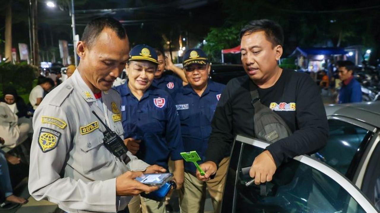 Digitalisasi Parkir Surabaya: Antara Karcis, Kode QR, dan Tantangan Transisi