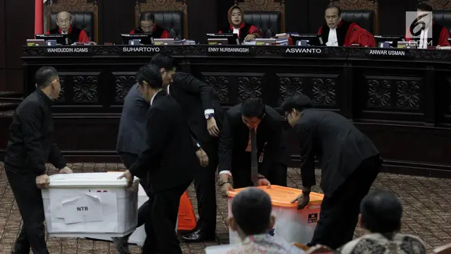 Penampakan Kontainer Barang Bukti di Sidang Sengketa Pilpres